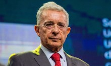 Justiça da Colômbia determina soltura imediata de Álvaro Uribe
