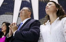 Uma missa negra rezada na Terra dos Papagaios