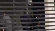 Polícia Federal vê possibilidade de Bolsonaro "pular muro de casa"