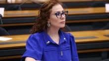 O “retorno” de Carla Zambelli à Câmara dos Deputados