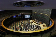 A reconfiguração do poder no Brasil e no mundo: A aceleração dos eventos
