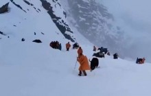 Nevasca histórica no Everest deixa cerca de mil pessoas isoladas em região de alta montanha