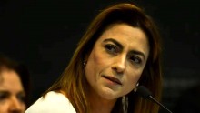 Em plena CPMI, senadora dá "cantada" em testemunha (veja o vídeo)