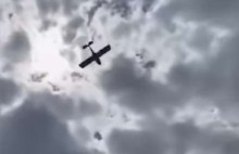 Avião cai e atinge casa em Goiânia (veja o vídeo)