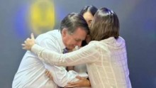 Depois de muito tempo, Bolsonaro volta a sorrir...