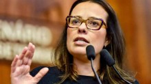 Ex-deputada esquerdista Juliana Brizola é indiciada por suposta apropriação de dinheiro da avó, de 99 anos