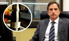 Se um magistrado for flagrado roubando em um supermercado ele perde a condição de julgar