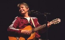 Situação do cantor Lô Borges é muito grave e ele segue na UTI