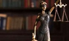 Justiça anula condenação de ex-presidente por golpe de estado e ordena imediata soltura