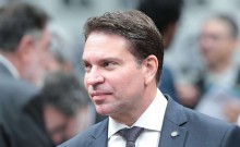 URGENTE: Condenado pelo STF e sob risco de prisão, Ramagem está fora do Brasil