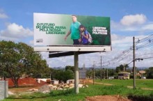 Outdoor em defesa de Bolsonaro rouba a cena em Brasília