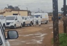 Ataque a tiros em bar deixa nove mortos