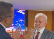 Antigo aliado de Bolsonaro se encontra com Lula e ora por ele (veja o vídeo)