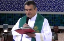 Padre “esquerdista” ataca Nikolas covardemente em plena missa no Santuário de Aparecida (veja o vídeo)