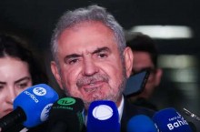 Traído, senador racha o maior reduto do PT no Nordeste e alimenta boato sobre Lula