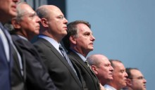 Um dos maiores traidores de Bolsonaro articula retorno e mira eleições