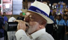 Acadêmicos de Niterói leva o ódio para a avenida, destrói a beleza do Carnaval e merece ser punida, aliás “banida”