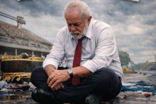 Fezes no carro alegórico de Lula e rebaixamento: A “esperança” que desceu pelo ralo (veja o vídeo)