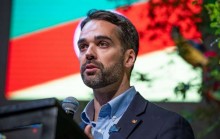 Eduardo Leite fala sobre desfile de Lula e se revela um tipo bem pior do que os próprios petistas (veja o vídeo)