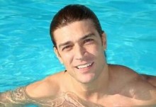 Ator desabafa, publica “despedida” na web, mas amigos conseguem resgatá-lo e levá-lo em tempo para hospital