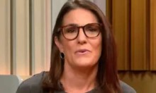 Ao vivo na GloboNews, jornalista solta frase polêmica e é acusada de racismo