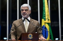 Humberto Costa aparece em 4º lugar na pesquisa e caminha para ser expurgado do Senado