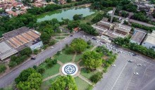 Em Universidade Federal professor aparece pelado em reunião com reitora e estudantes