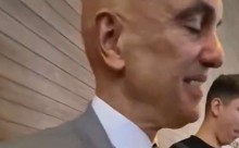 Moraes é encurralado e não consegue esconder o desconforto diante de uma simples pergunta (veja o vídeo)