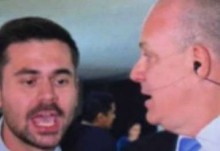 URGENTE: Assessor de Janones "surta" e é detido dentro da Câmara
