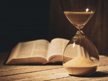 As trombetas do apocalipse ressoam no mundo que se afasta de Deus*