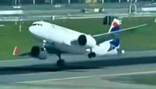 Avião da Latam parte de Guarulhos para Buenos Aires onde toca o solo e é obrigado a arremeter (veja o vídeo)