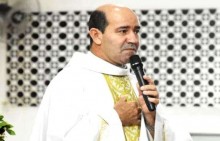 Padre reza missa do Dia das Mães, tem mal súbito em seguida, morre e causa enorme comoção