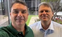 A importante manifestação de Tarcísio em defesa de Flávio