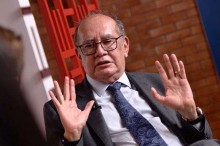 Incomodado com as derrotas para Mendonça, Gilmar toma estranha atitude em julgamento de primo de Vorcaro