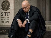 Braço direito de Trump comenta ordem de citação de Moraes e ironiza: “Vai ficar linda de tornozeleira”