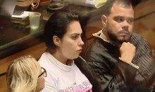 Monique Medeiros passa mal ao ver imagens do corpo de Henry Borel e deixa tribunal