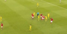 URGENTE: Jogador desmaia em campo em amistoso antes da Copa (veja o vídeo)