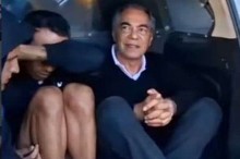 Ex-prefeito é preso em condomínio de luxo em Guarujá, algemado e colocado em camburão (veja o vídeo)