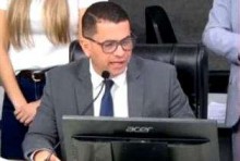Presidente da Câmara se revolta em sessão: “Vai todo mundo tomar no c*” (veja o vídeo)