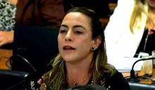 Perdida e sem chances, Soraya desiste de desistir