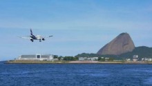 Operação policial faz avião da Latam alterar rota de chegada ao Rio de Janeiro