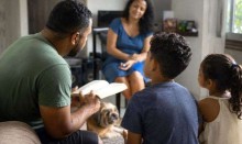 A família como ato de resistência: No Brasil de hoje, construir uma família estruturada não é só uma escolha pessoal. É um ato político