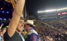 Povo vai à loucura com a presença de Nikolas Ferreira em Barretos (veja o vídeo)