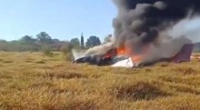 Por pouco, piloto consegue se salvar em queda de avião e cenas são fortes (veja o vídeo)