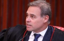 URGENTE: Mendonça toma decisão a favor de Flávio Bolsonaro