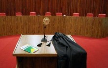 Ministro decide abandonar a toga e renunciar