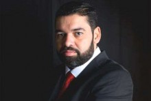 Advogado é arrastado para fora de imobiliária e é morto com requintes de crueldade (veja o vídeo)