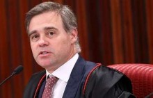Artimanha plantada contra Mendonça não durou 24 horas