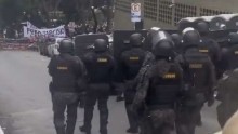 Esquerdistas tentam invadir manifestação patriota e polícia age rápido (veja o vídeo)