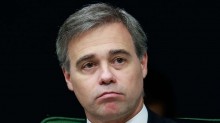 Assim que descobriu que estava sendo espionado, Mendonça mudou hábitos e deu "chapéu" no "sistema"